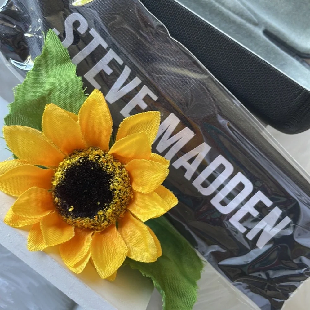 Steve Madden Case With Cloth - Picture 4 of 4